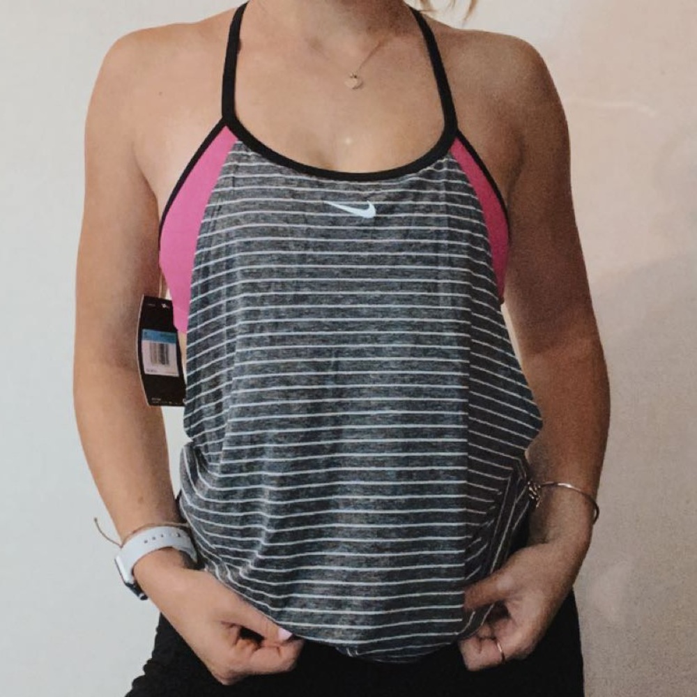 ♡︎ Nike Tank w/ Built-In Bra ♡︎